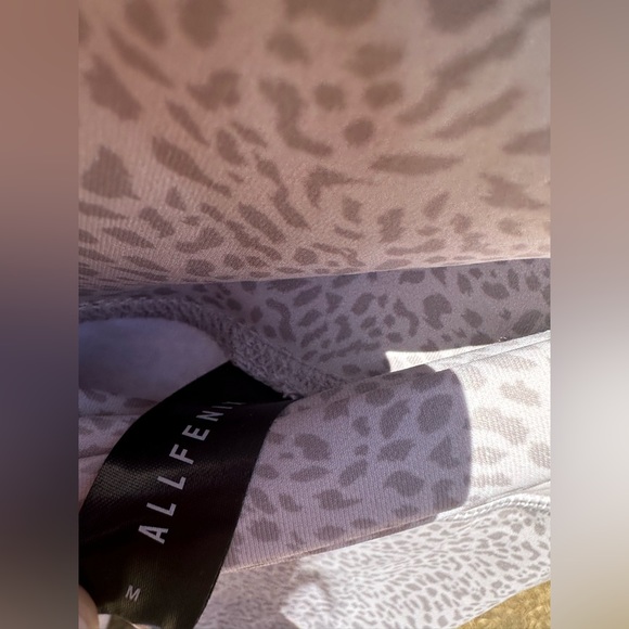 NWT All Fenix Anthropologie Colorblock Cheetah 7/8 Legging in Gray & Pink - Picture 8 of 8